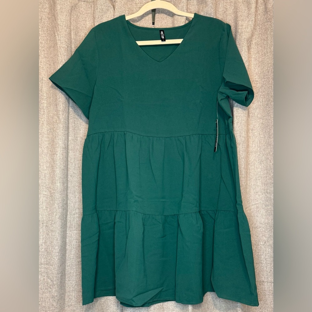 Green Tiered Mini Sundress with V-Neck